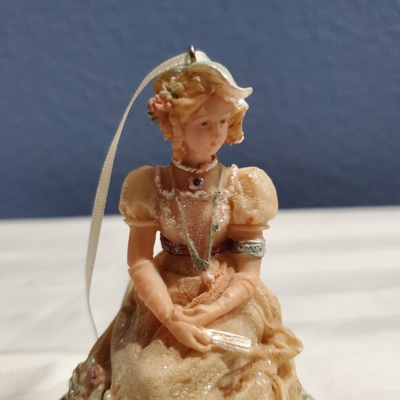 Southern Belle Hanging Ornament/Parasol Hanging Ornament with Lace & Pearls - Picture 3 of 11